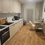 Apartment Sense New - Main Station And Center *