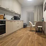 Apartment Sense New - Main Station And Center *